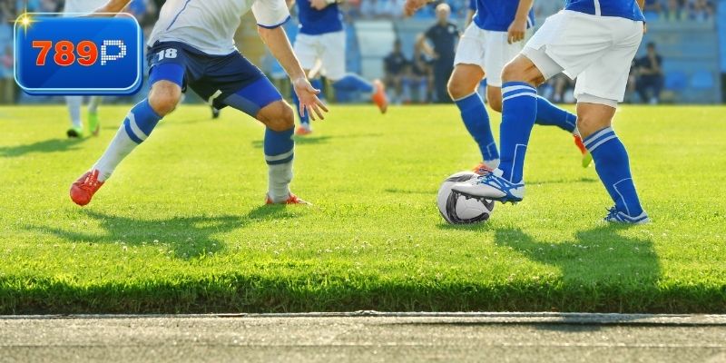 Tay chơi phân tích phong độ, lực lượng hai đội