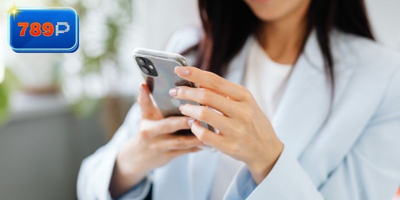 Thao tác gửi yêu cầu hỗ trợ chi tiết cho người chơi 